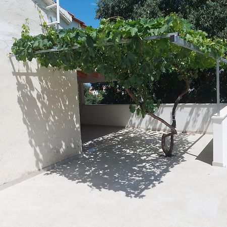 Holiday Home Dora Sutivan Exterior foto