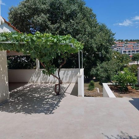 Holiday Home Dora Sutivan Exterior foto