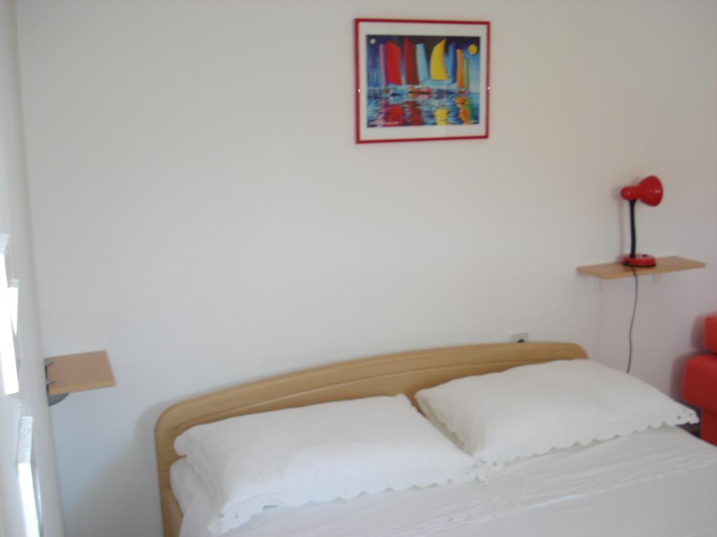 Holiday Home Dora Sutivan Habitación foto